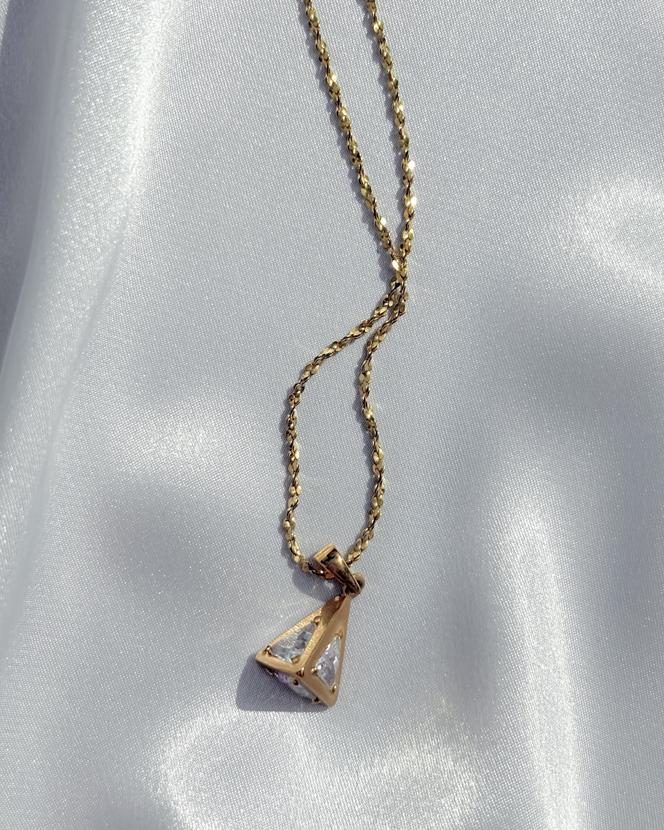 트라이앵글 클리어 네크리스