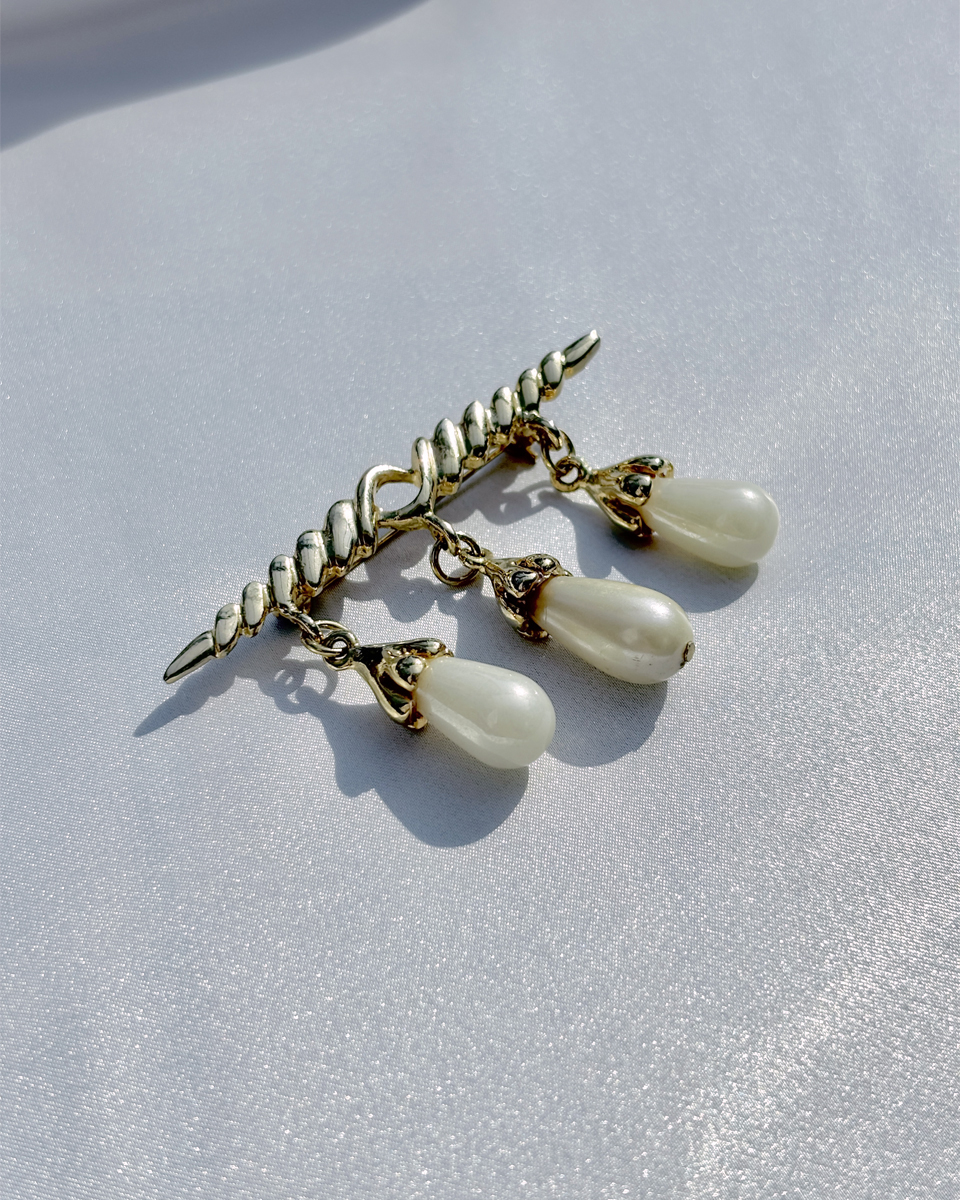 골드 로프 앤 트리플 드롭 브로치