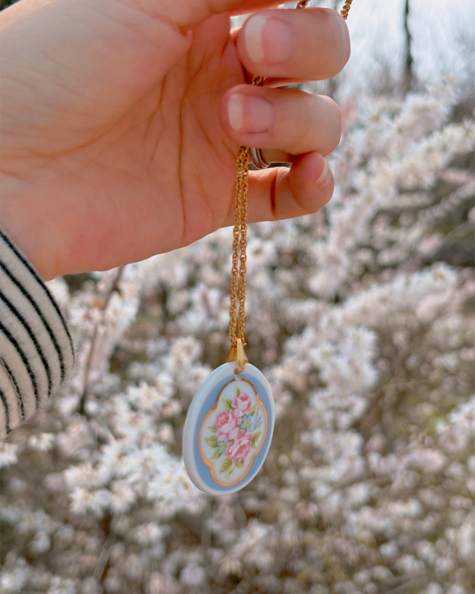 장미와 물망초 포슬린 네크리스